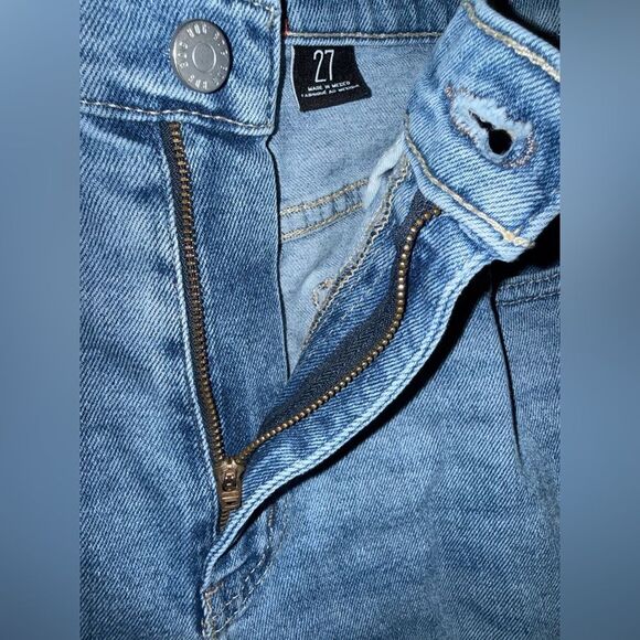 BDG Light Blue Non Distressed Medium Wash “Girlfriend High-Rise Cropped” size 27 - Picture 6 of 11